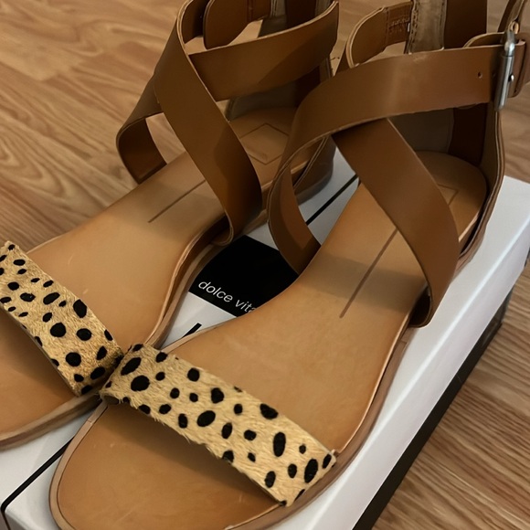New Dolce Vita leopard sandals - Picture 2 of 8